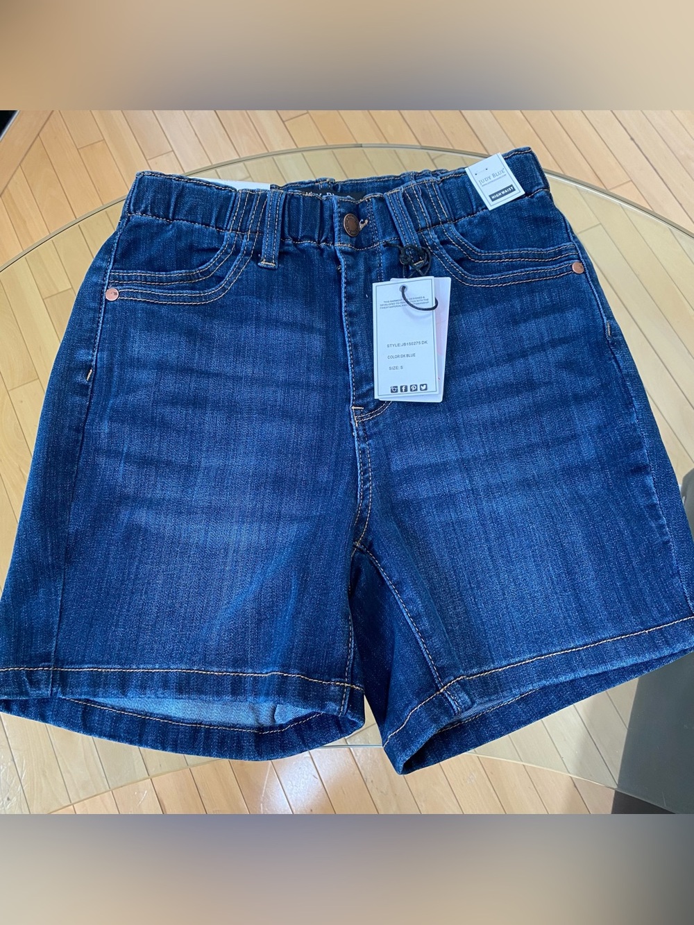 NEW JUDY BLUE Mid Length Shorts Dark Wash Sz Small